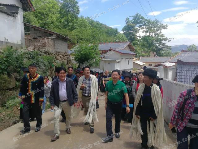 紫南村企业家代表团远赴大凉山谷莫村开展扶贫工作